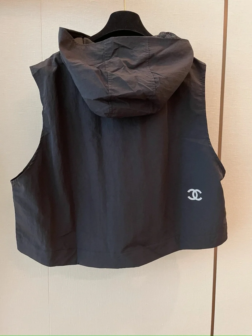 CHANEL Black Hooded Utility Vest with CC Logo Accents - Picture 2 of 7